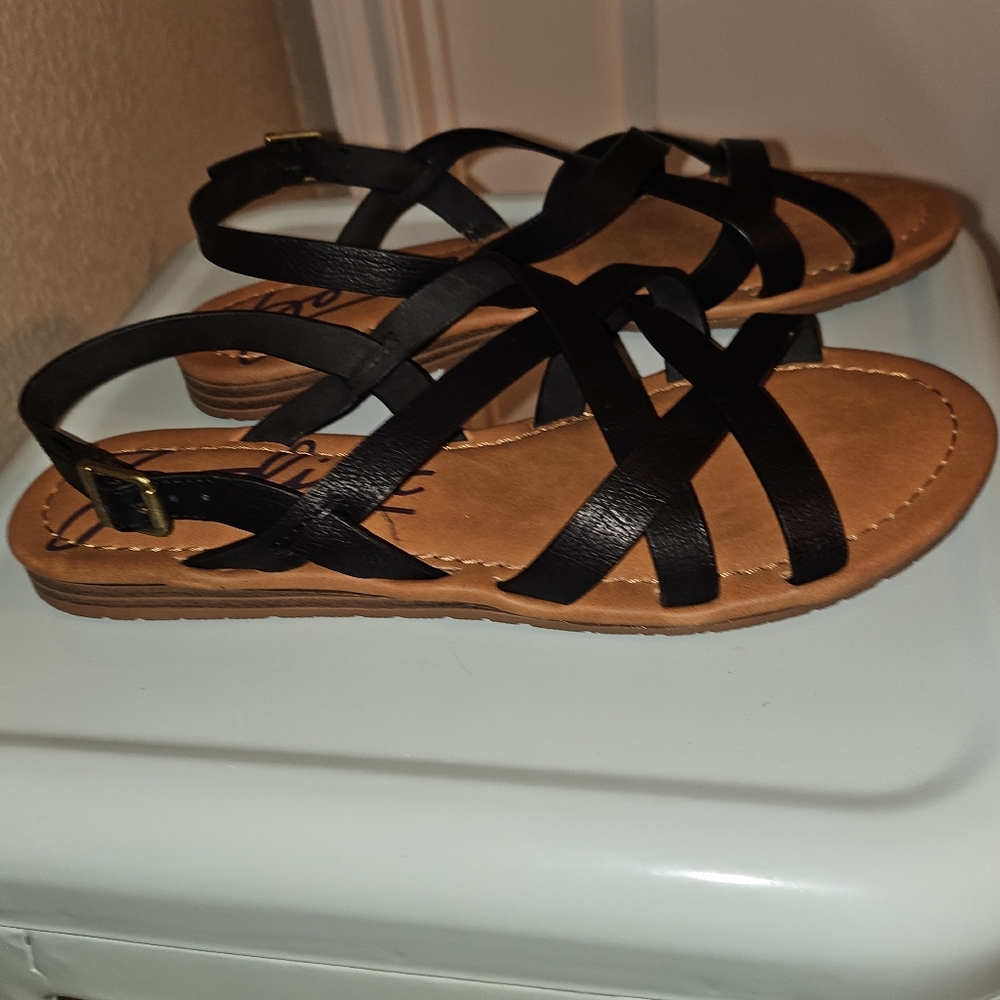 NWOT Zodiac Yale Strappy Flat Sandals In Black - Picture 2 of 5